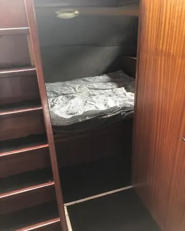 Boat & Breakfast Bed & Breakfast