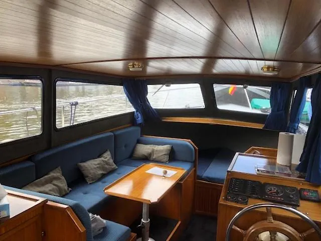 ゲストハウス Boat & Breakfast