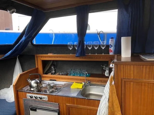 Boat & Breakfast アムステルダム