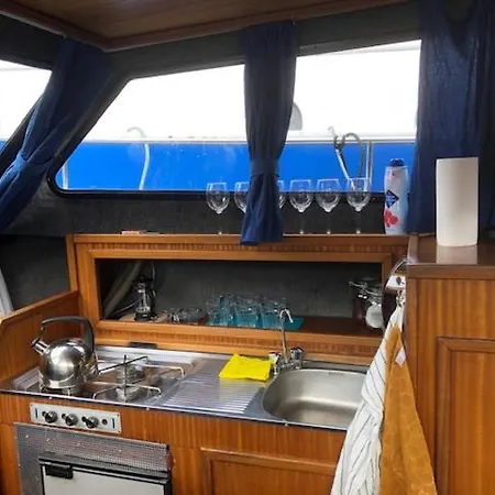 Boat & Breakfast Amsterdam