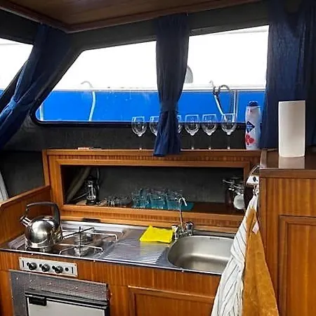 Guest house Boat & Breakfast