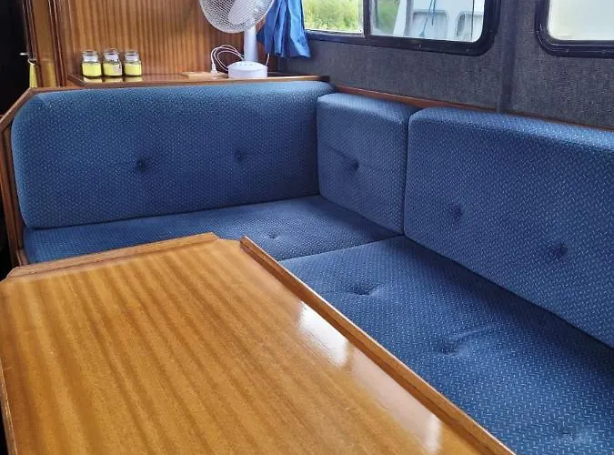 Gasthuis Boat & Breakfast *